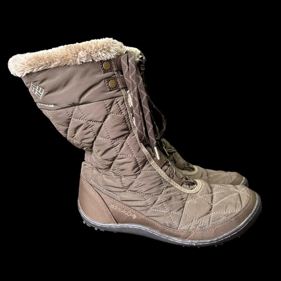 Columbia Women's Faux Fur Lined Winter Snow Boot Size: 9 - Picture 1 of 9